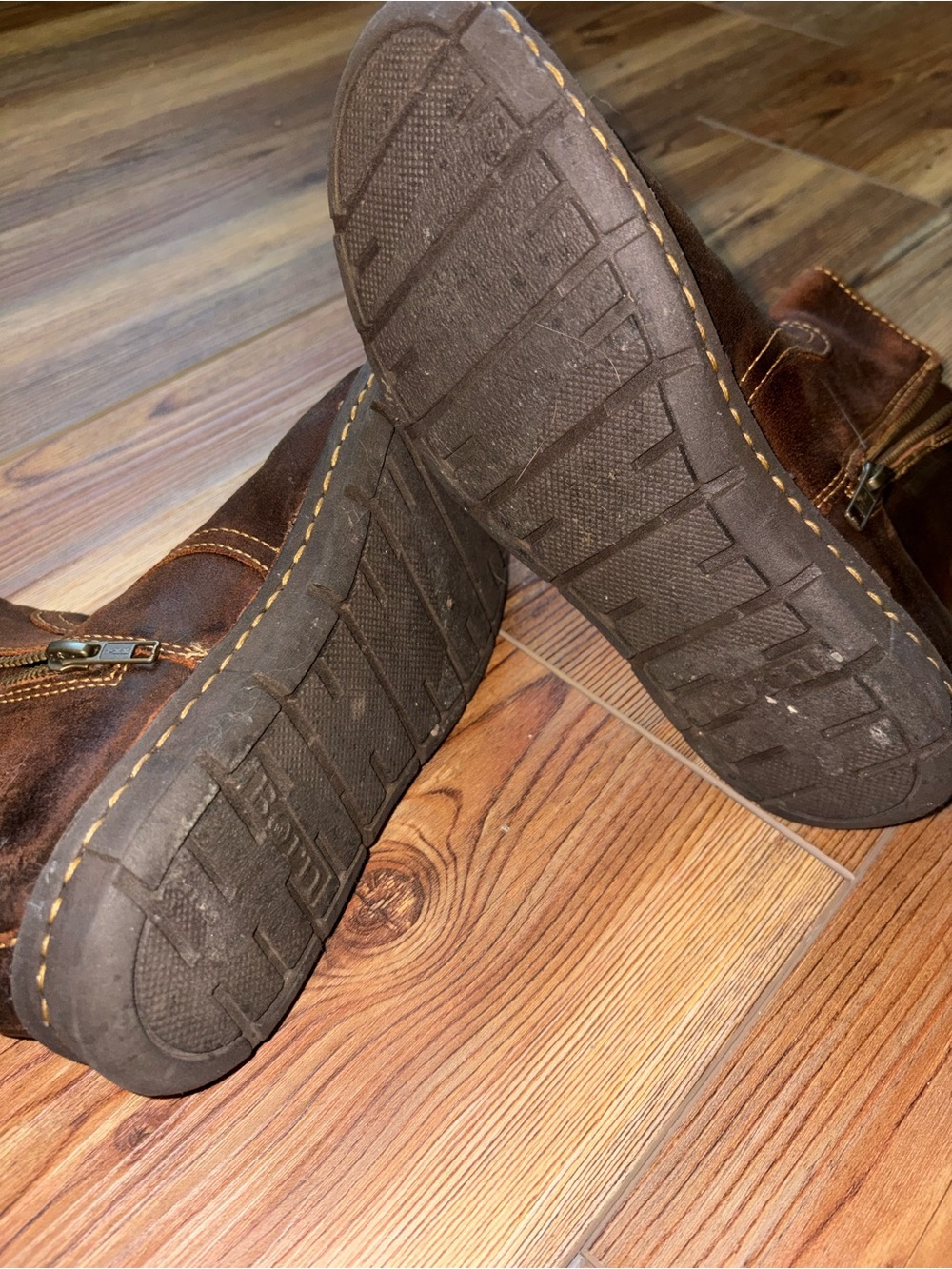 Born Women’s Brown Distressed Leather Ankle Booties with Side Zips - Picture 6 of 8
